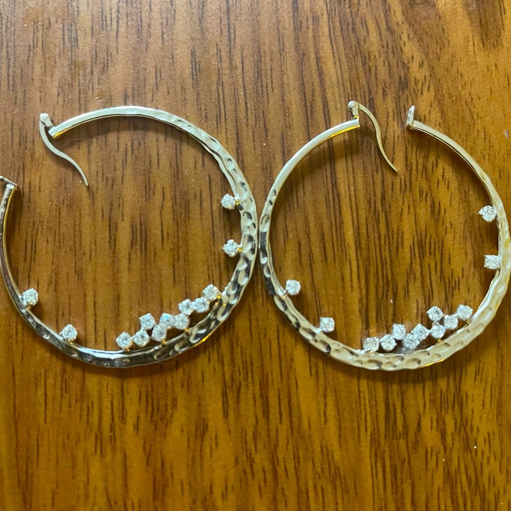 Silver earrings with crystal